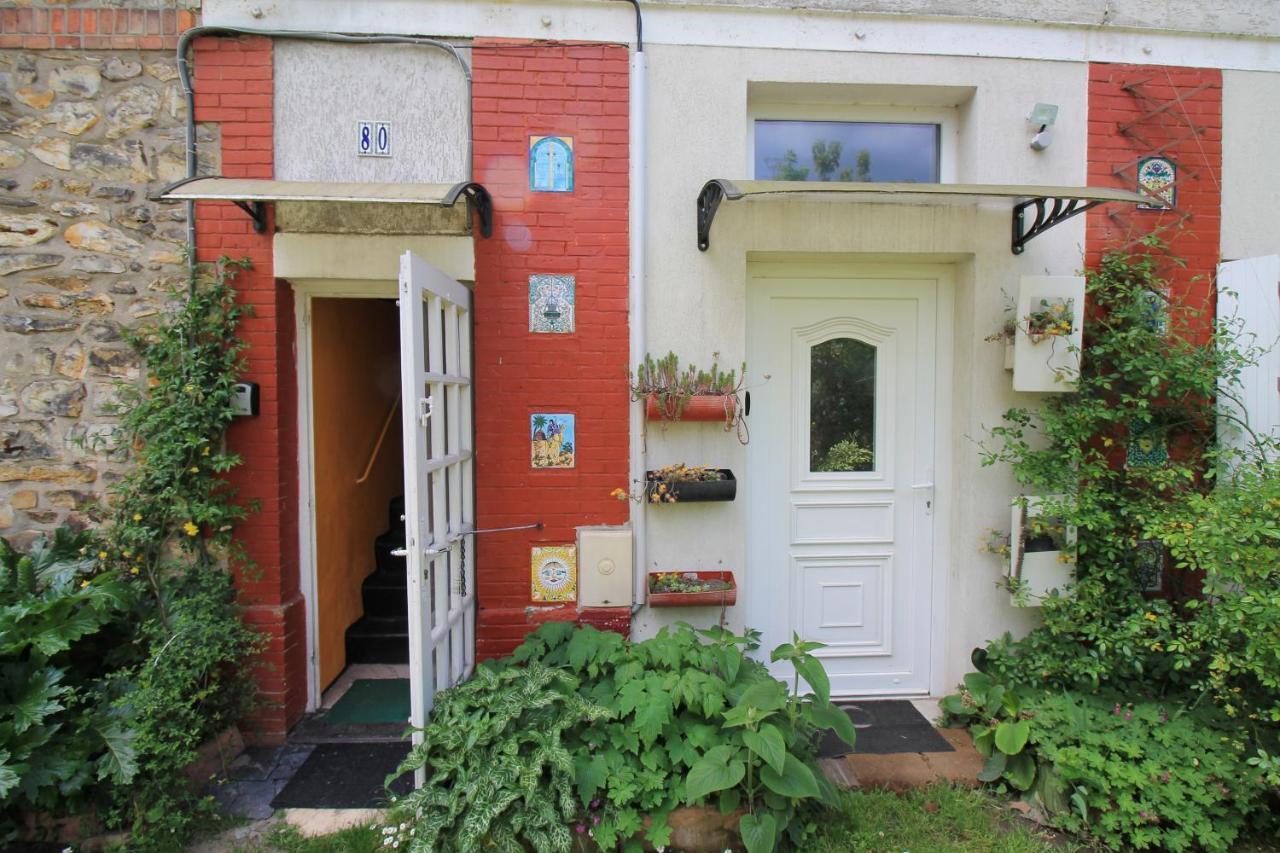 Disponible - Appartement Entier - Ligne H 15Mn Paris-Gare Du Nord, Parking Rue Gratuit, 4 Pers, Station De Train En Face Toutes Les 15Mn, Hippodrome, Cdfas, Universite, Borne Electrique, 1Er Etage Обон Екстериор снимка