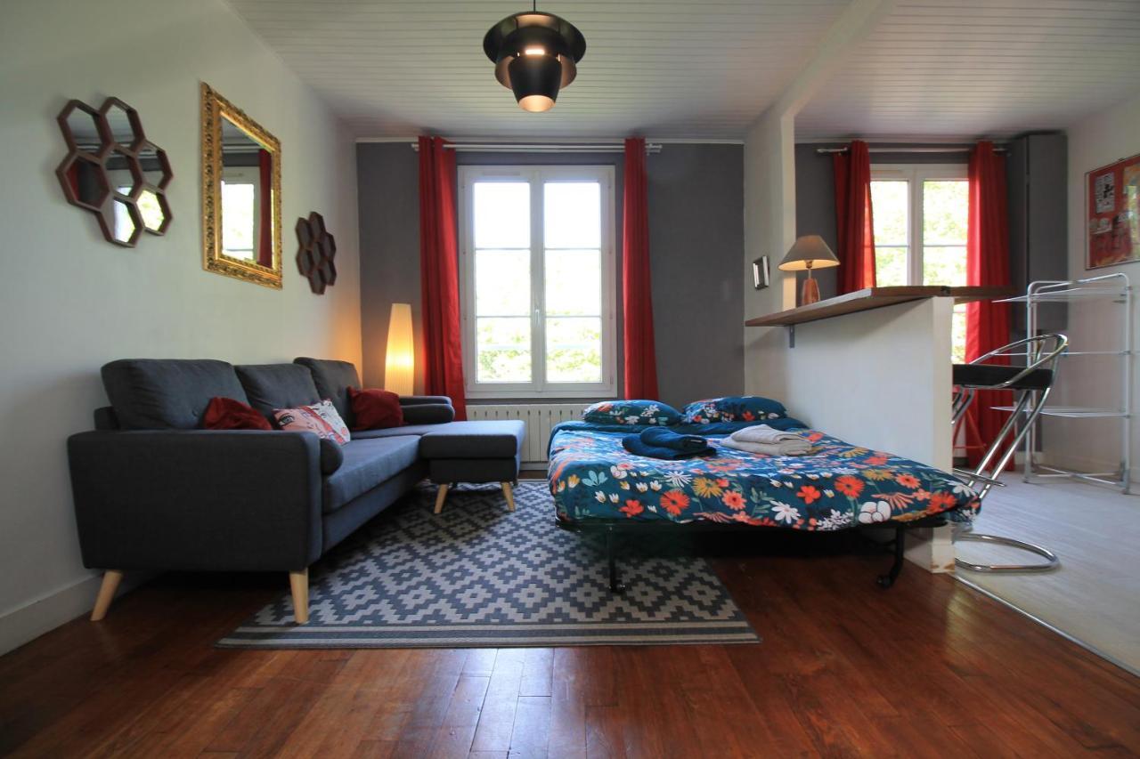 Disponible - Appartement Entier - Ligne H 15Mn Paris-Gare Du Nord, Parking Rue Gratuit, 4 Pers, Station De Train En Face Toutes Les 15Mn, Hippodrome, Cdfas, Universite, Borne Electrique, 1Er Etage Обон Екстериор снимка